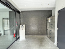 オフィスビル出入口