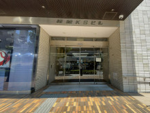 オフィスビル出入口