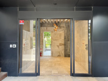 オフィスビル出入口