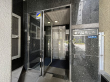 オフィスビル出入口