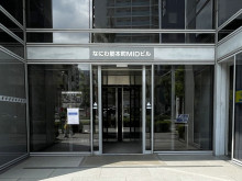 オフィスビル出入口