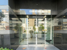 オフィスビル出入口