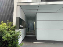 オフィスビル出入口