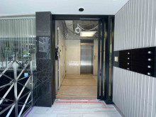 オフィスビル出入口