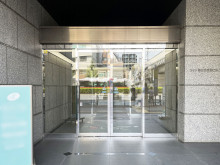 オフィスビル出入口