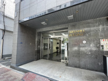 オフィスビル出入口