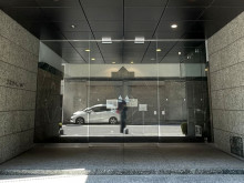 オフィスビル出入口