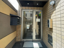 オフィスビル出入口