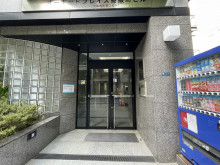 オフィスビル出入口