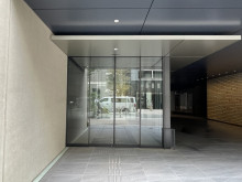 オフィスビル出入口