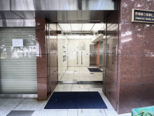 オフィスビル出入口
