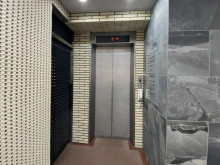 エレベーター(1基)