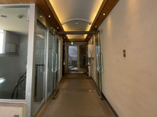 オフィスビル出入口