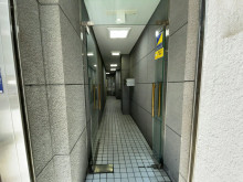 オフィスビル出入口