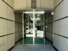 オフィスビル出入口