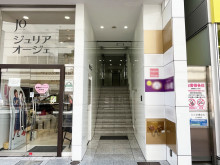 オフィスビル出入口