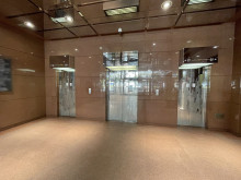 エレベーター(3基)