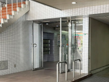 オフィスビル出入口