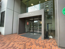 オフィスビル出入口