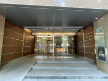 オフィスビル出入口