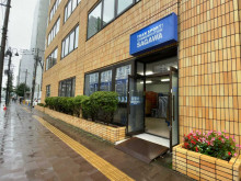 1階の佐川急便 札幌東営業所時計台SC