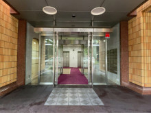 オフィスビル出入口