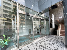 オフィスビル出入口