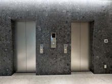 エレベーター(2基)