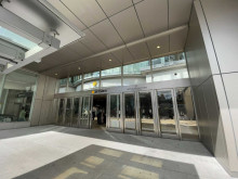 JRタワー出入り口