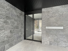 オフィスビル出入口