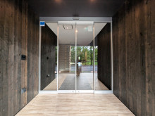 オフィス区画への出入