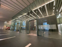 オフィスビル専用出入