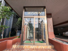 オフィスビル出入口