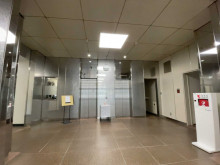 エレベーター(2基)