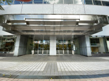 オフィスビル出入口