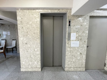 エレベーター(1基)