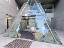 オフィスビル出入口