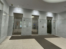 エレベーター(3基)