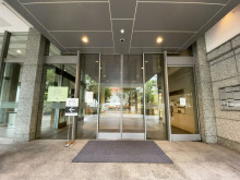 オフィスビル出入口