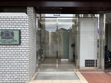 オフィスビル出入口