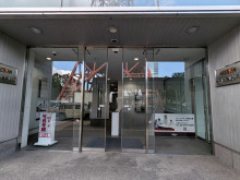 オフィスビル出入口