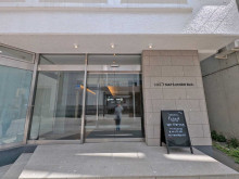 オフィスビル出入口