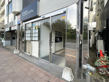 オフィスビル出入口