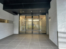 オフィスビル出入口(