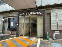 オフィスビル出入口