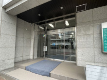 オフィスビル出入口