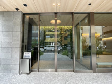 オフィスビル出入口