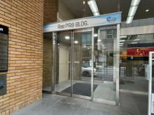 オフィスビル出入口