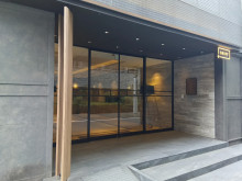 オフィスビル出入口