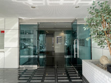 オフィスビル出入口